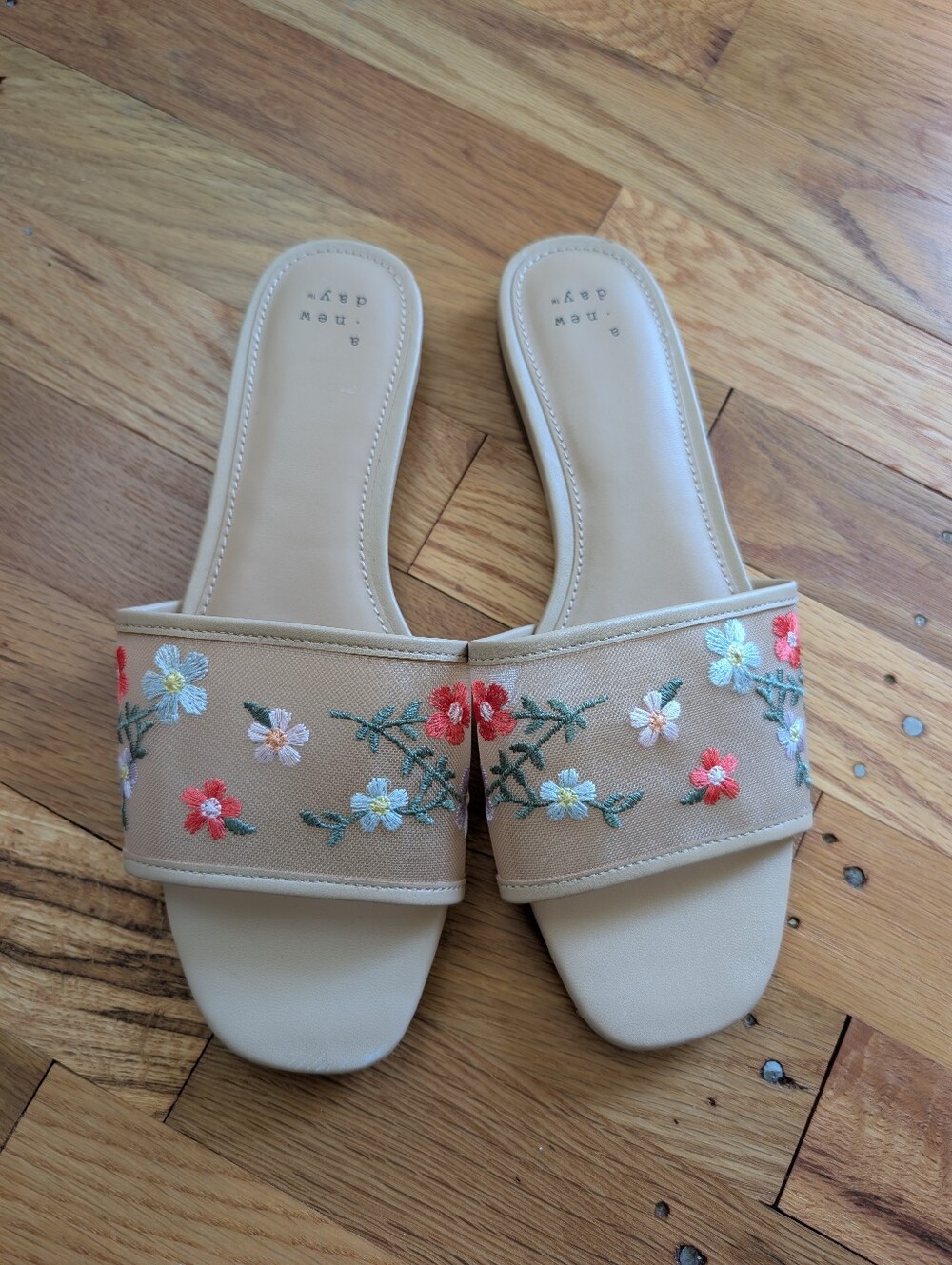 NWOT a new day Embroidered Floral Mesh Slide Sandals